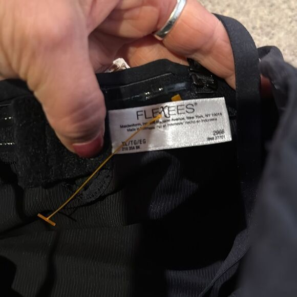 FLEXEES Black Shelf Bra Camisole Tank - XL - Picture 5 of 5